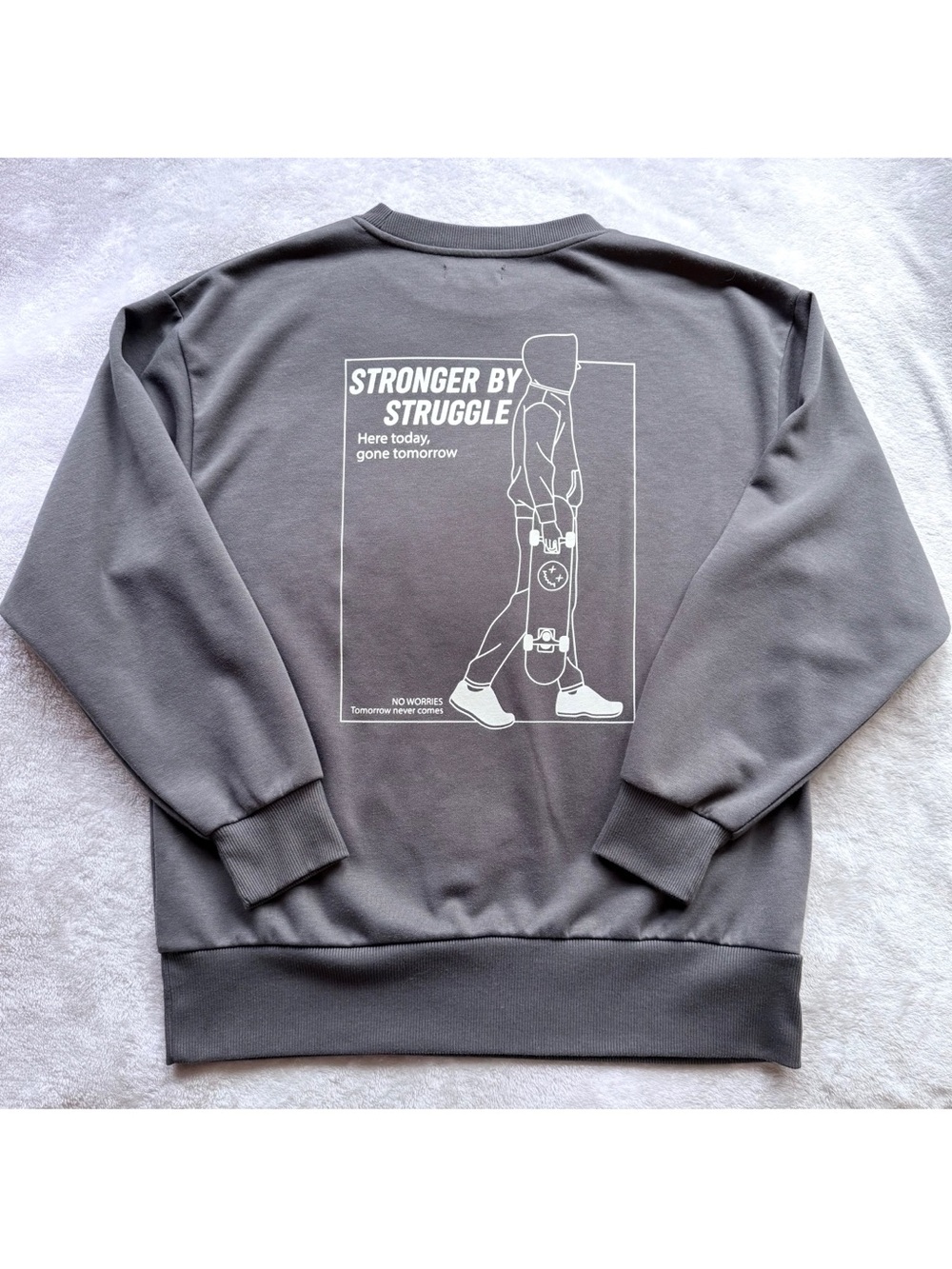 SEEROOTS - grey graphic crewneck